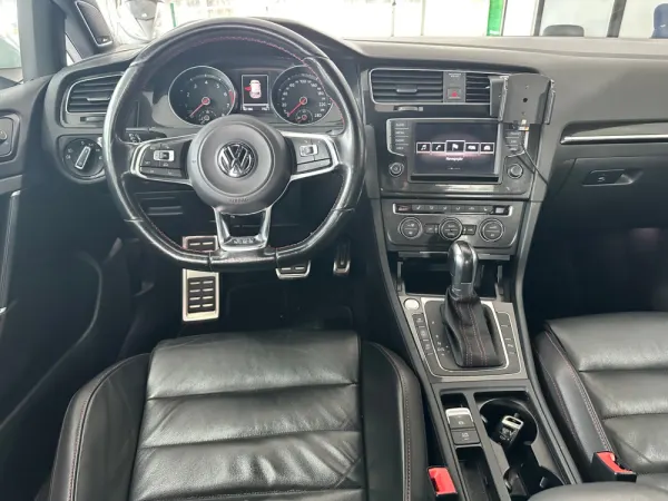 Volkswagen Golf 2.0 TSI GTI DSG 21