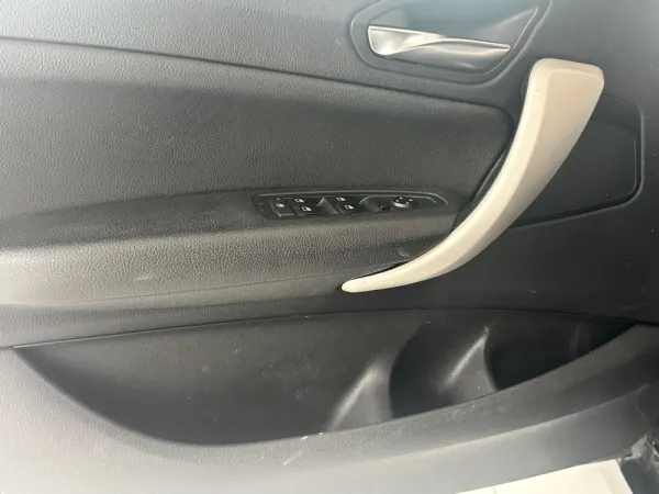 BMW 114 d Line Sport 9