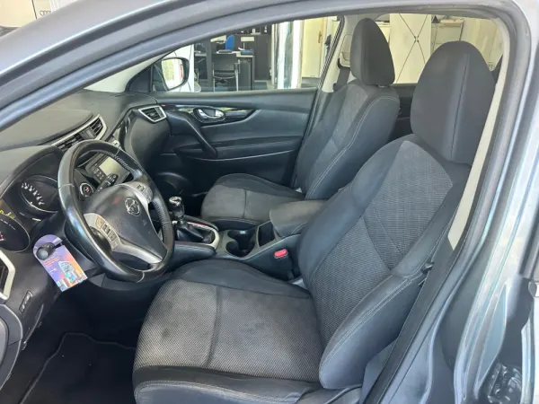 Nissan Qashqai 1.5 dCi Tekna Premium 10