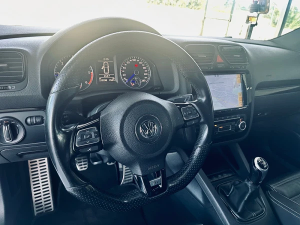 Volkswagen Scirocco 2.0 TDI R-Line 18