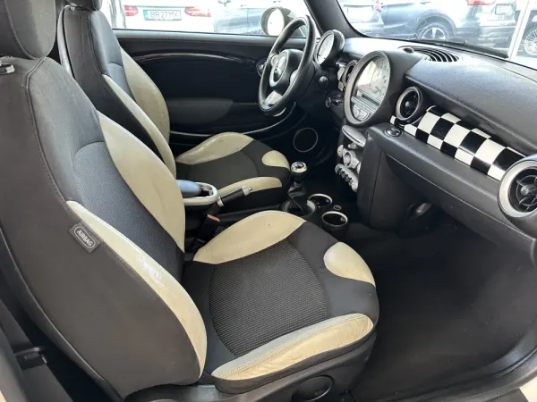 MINI 3 Portas Cooper D 38