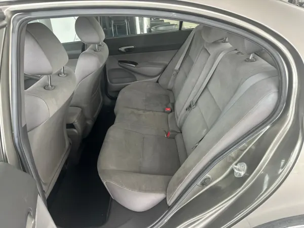 Honda Civic 1.3 Gasolina/Hybrido Nacional 17