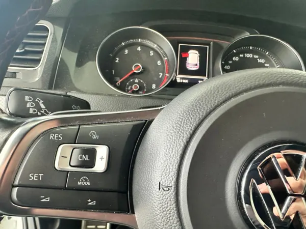 Volkswagen Golf 2.0 TSI GTI DSG 11