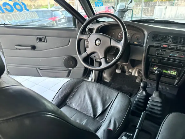 Nissan Navara 2.5 dCi CD Platinium Preta 18