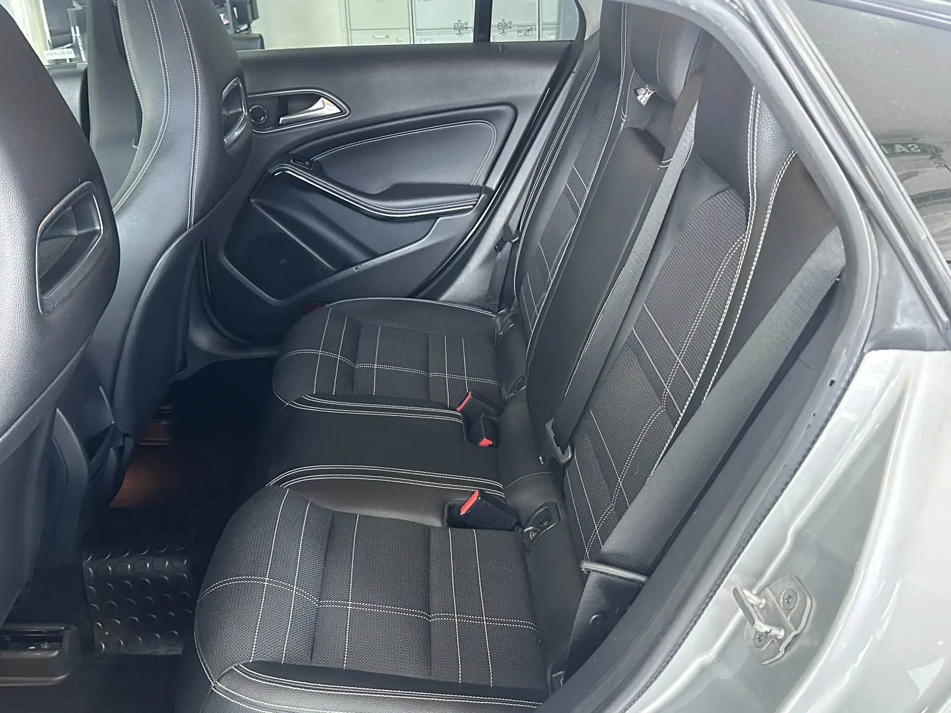 Mercedes-Benz CLA 200 d Shooting Brake Aut. 31