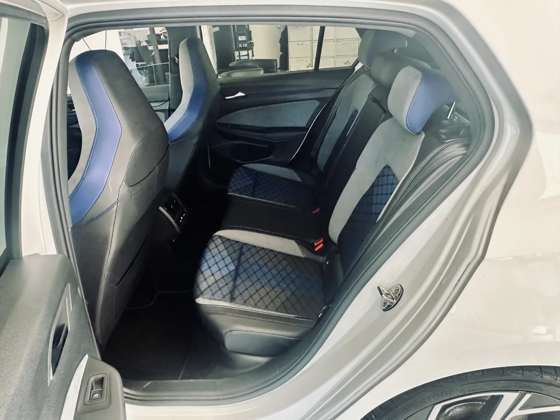 Volkswagen Golf 25