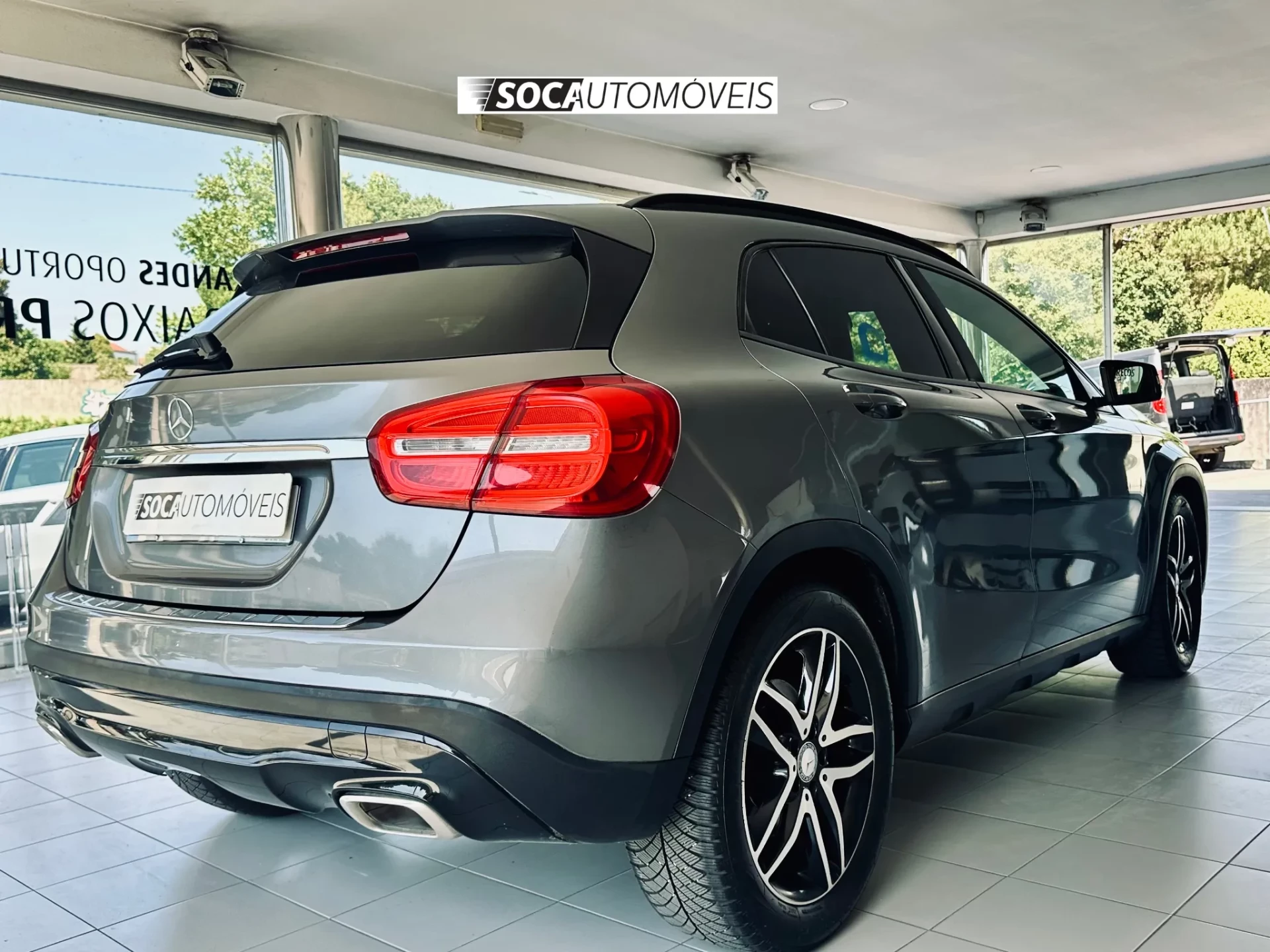 Mercedes-Benz GLA 180 5