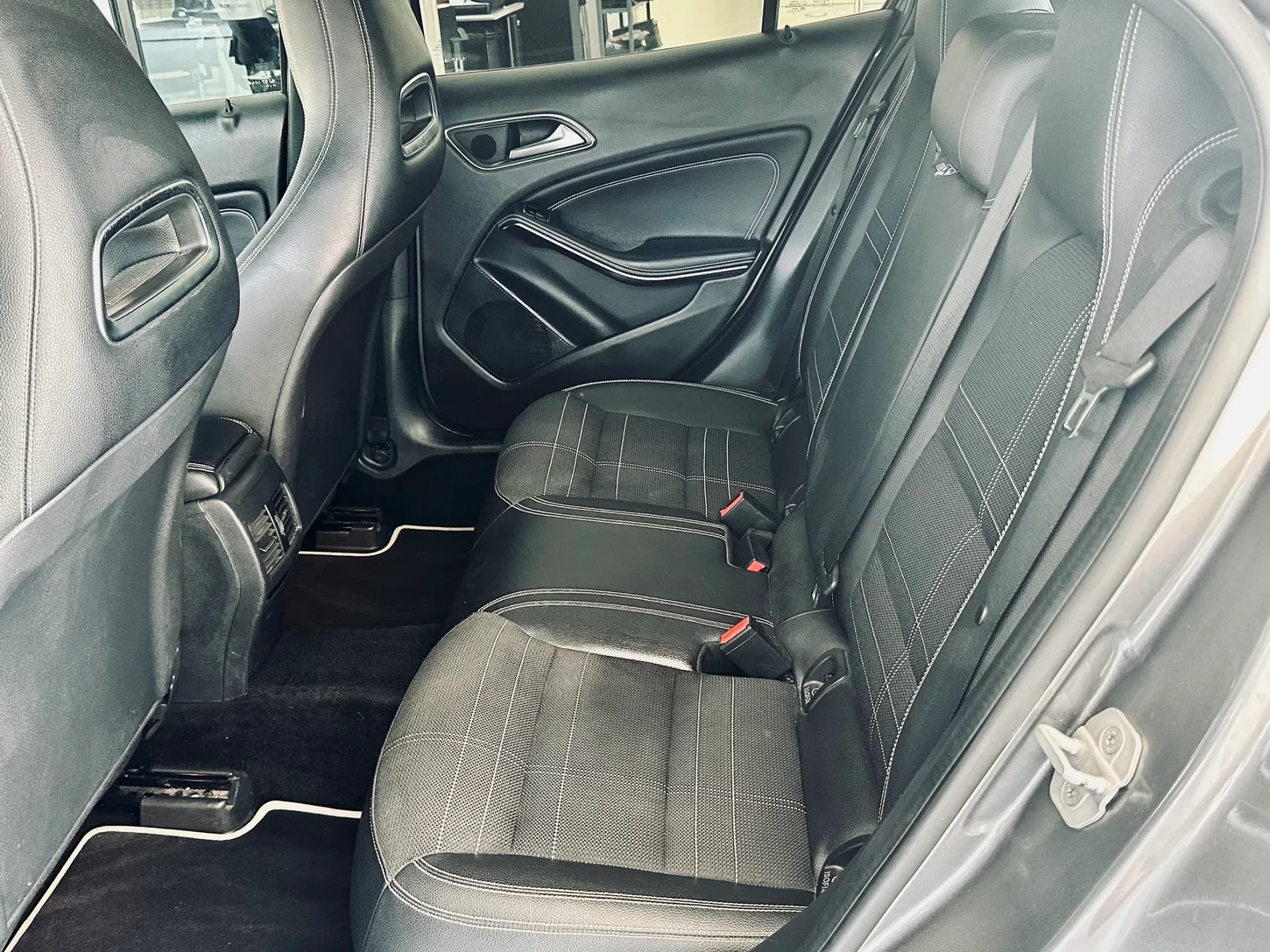 Mercedes-Benz GLA 180 22