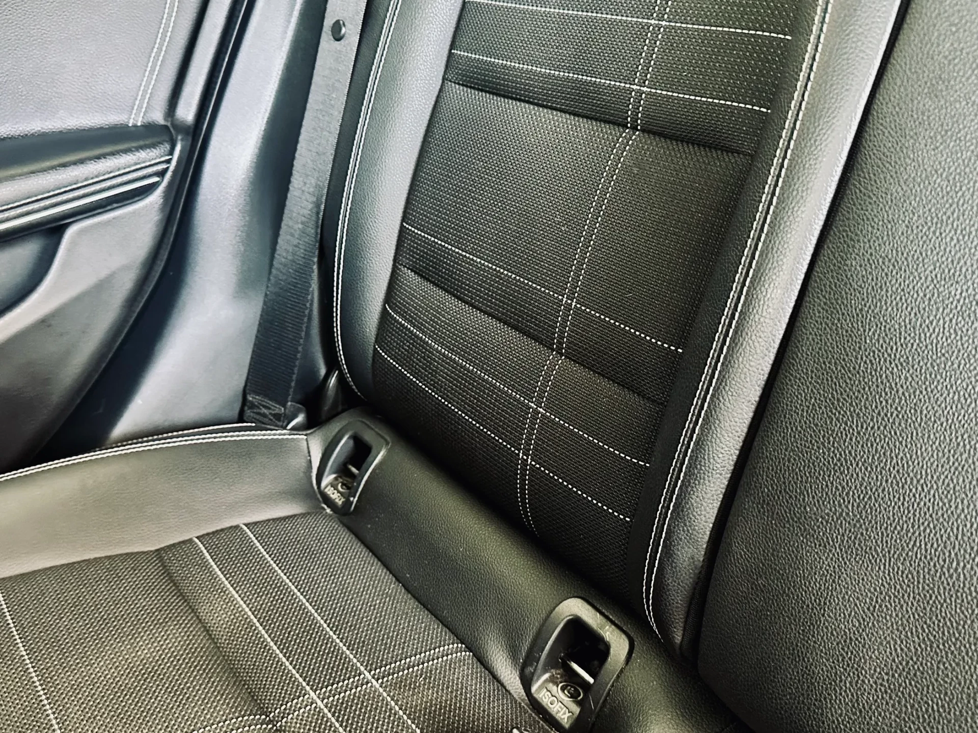 Mercedes-Benz GLA 180 20