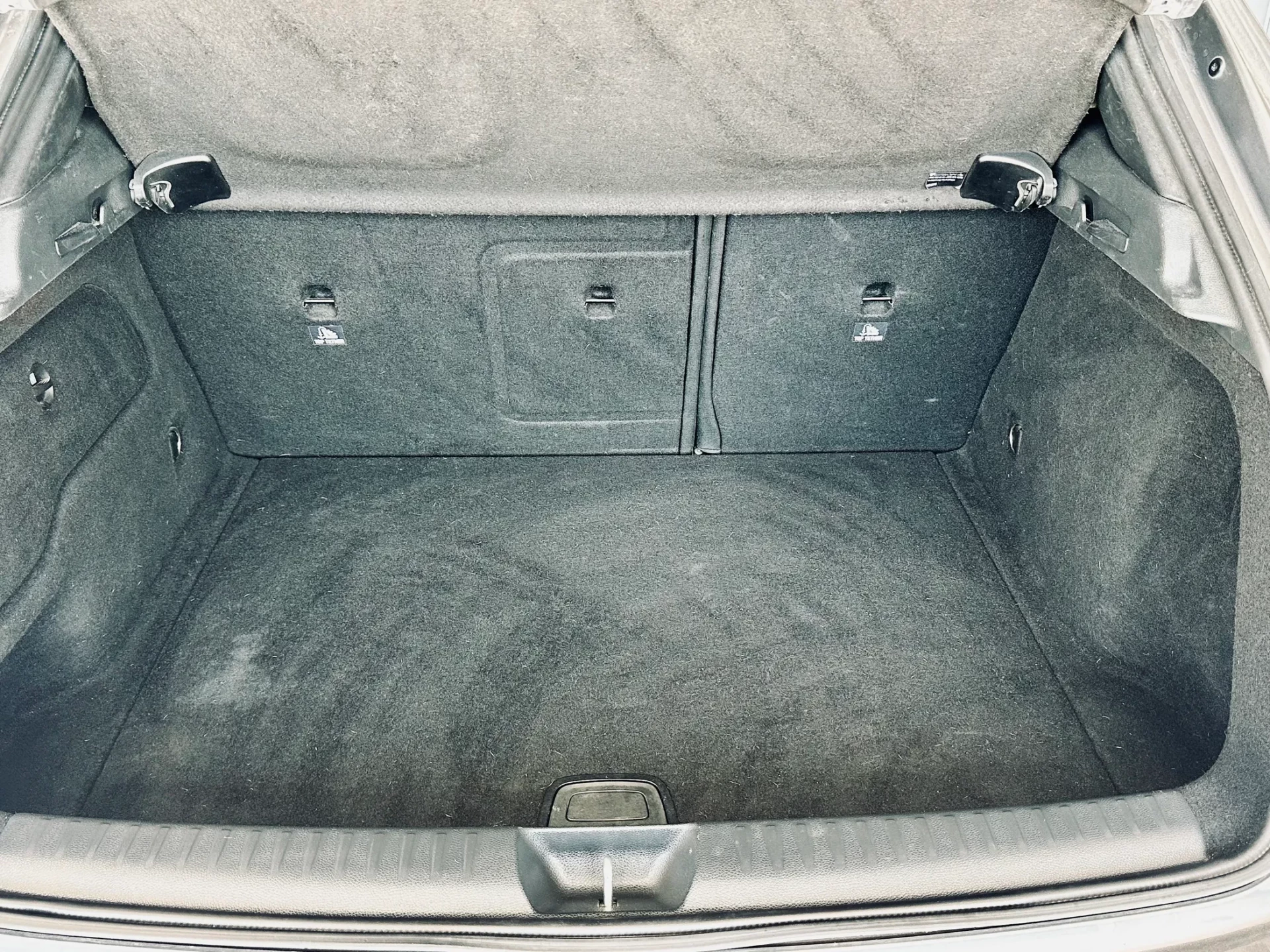 Mercedes-Benz GLA 180 24