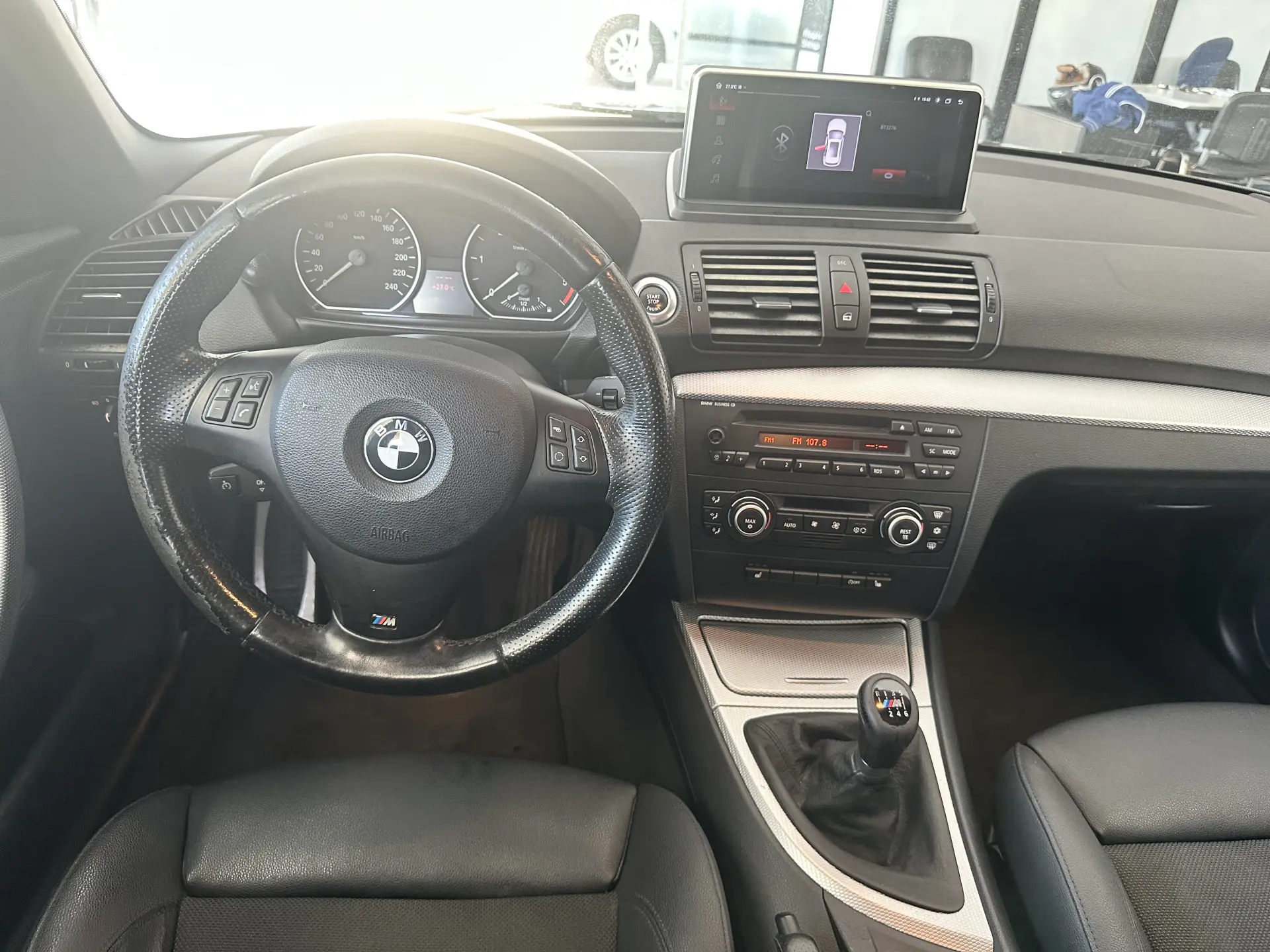 BMW 118 d Pack M 11