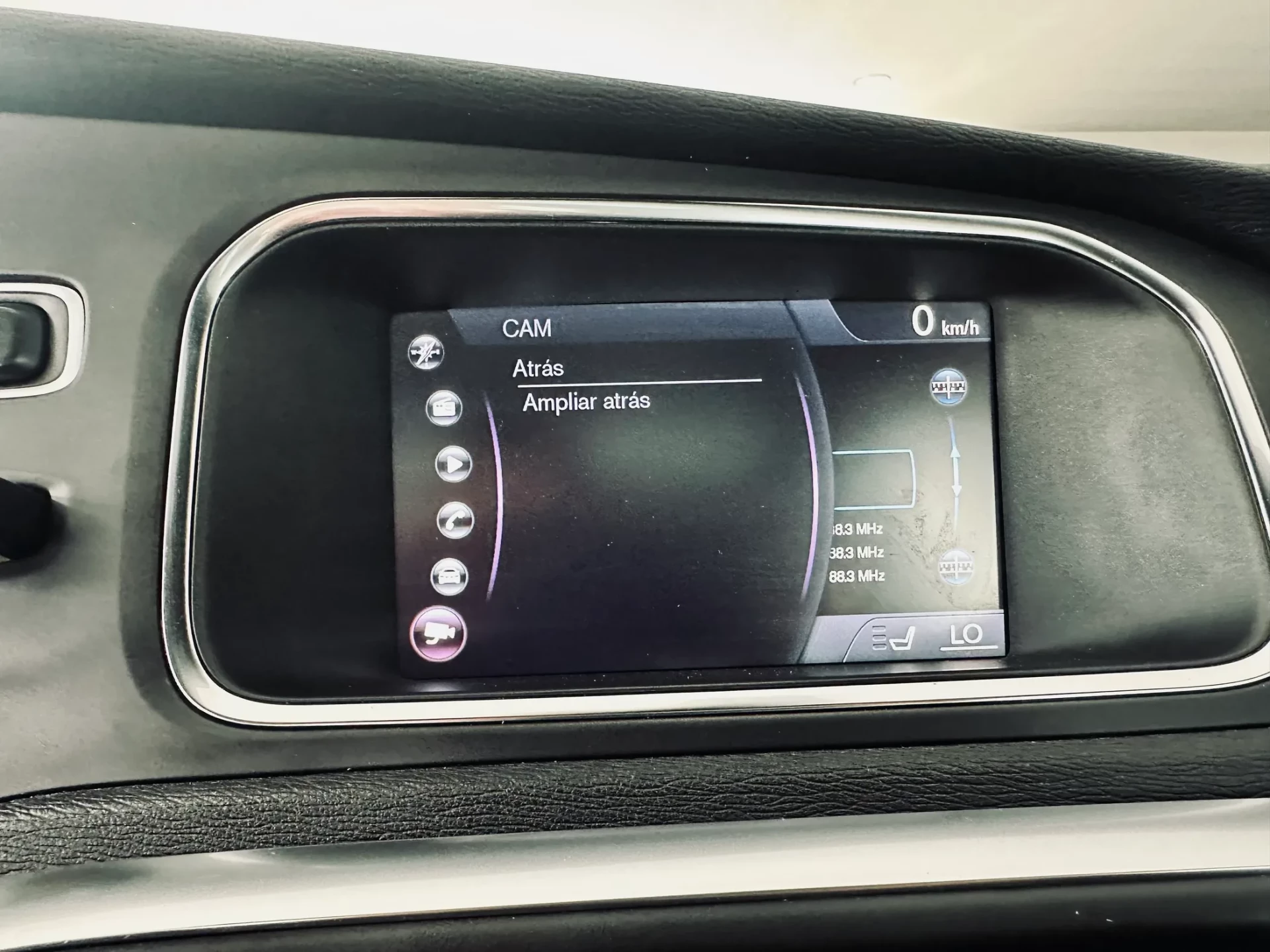 Volvo V40 16
