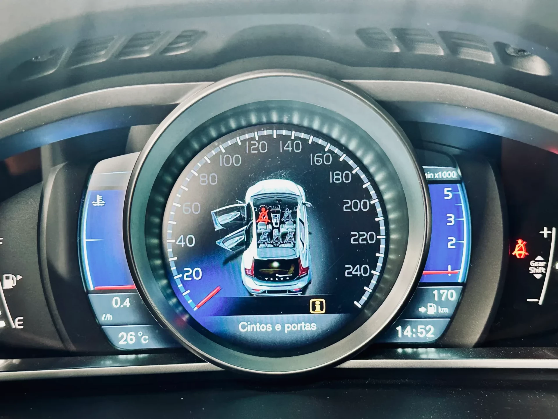 Volvo V40 12