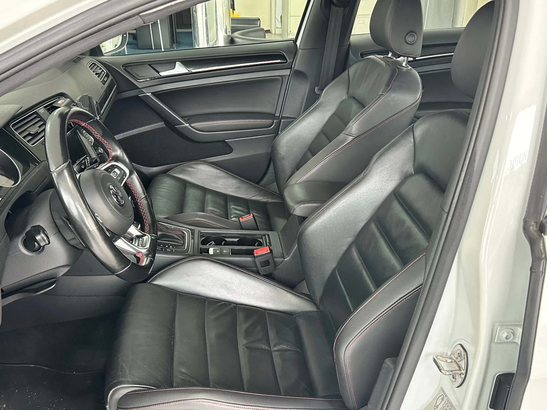 Volkswagen Golf 2.0 TSI GTI DSG 9