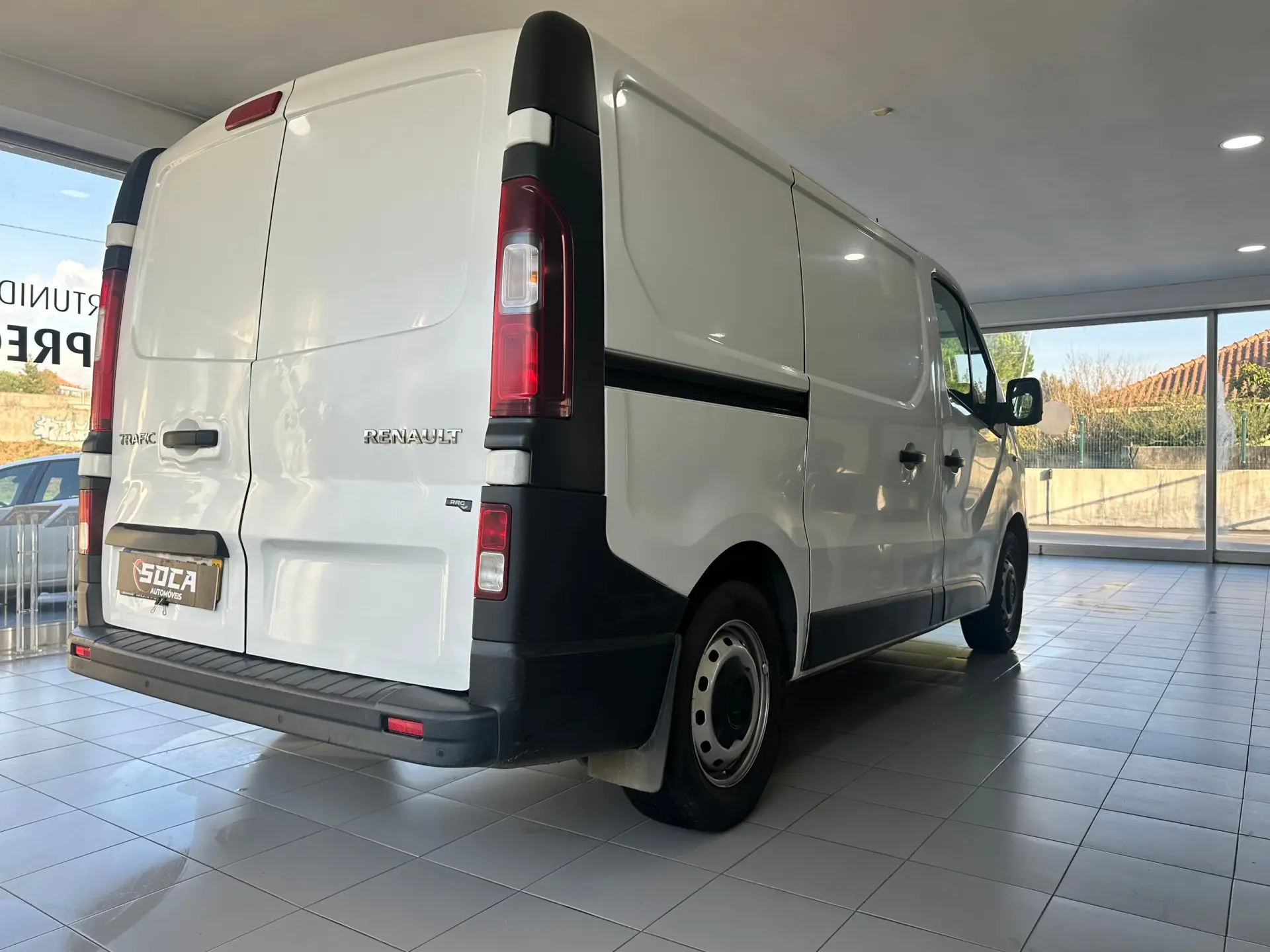 Renault Trafic 2.0 dCi L1H1 1.2T Intens 7
