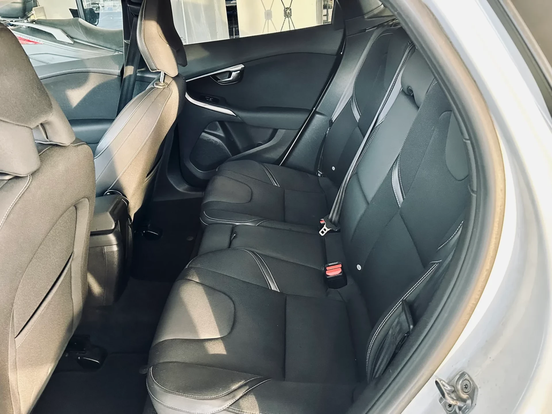 Volvo V40 16