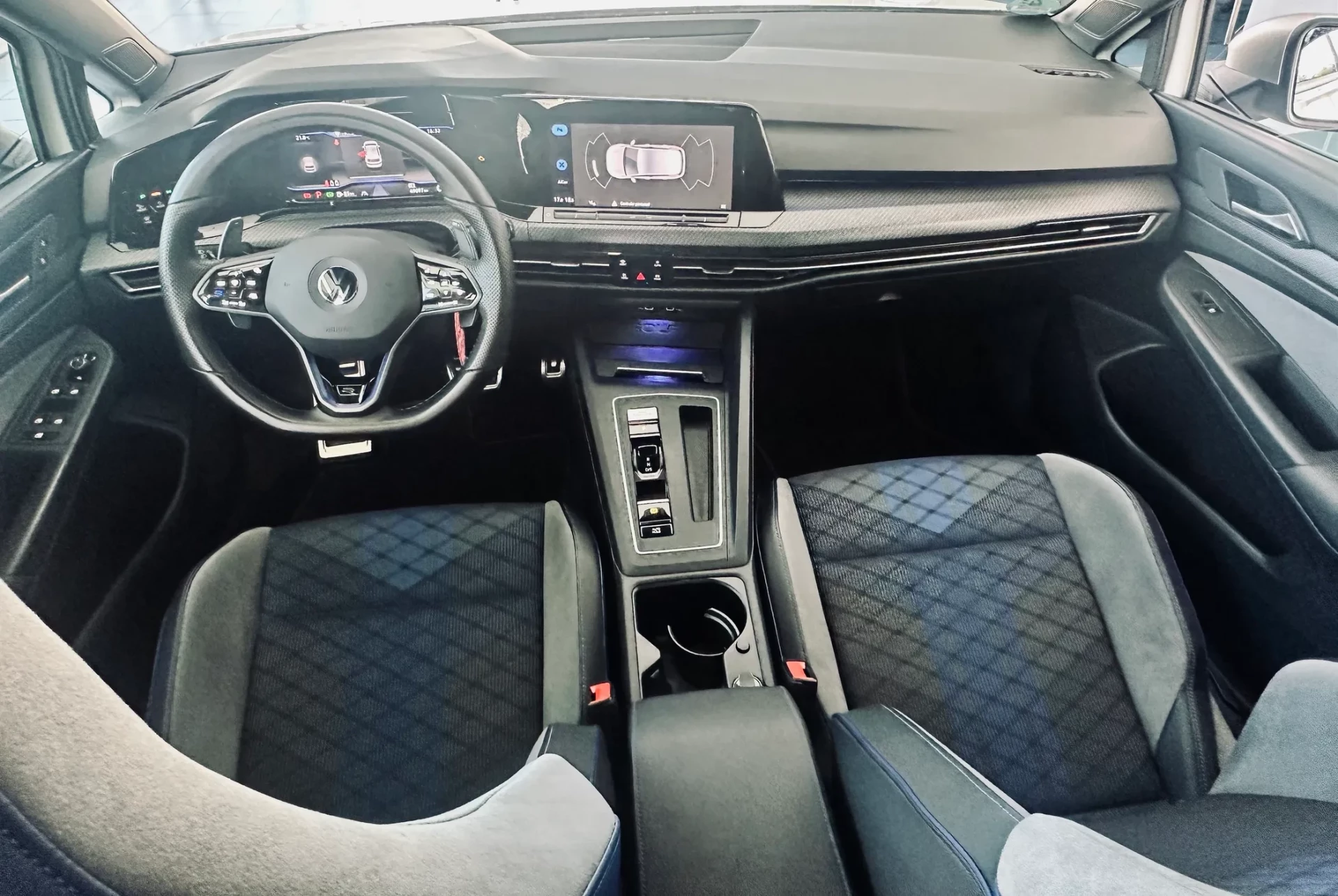 Volkswagen Golf 23