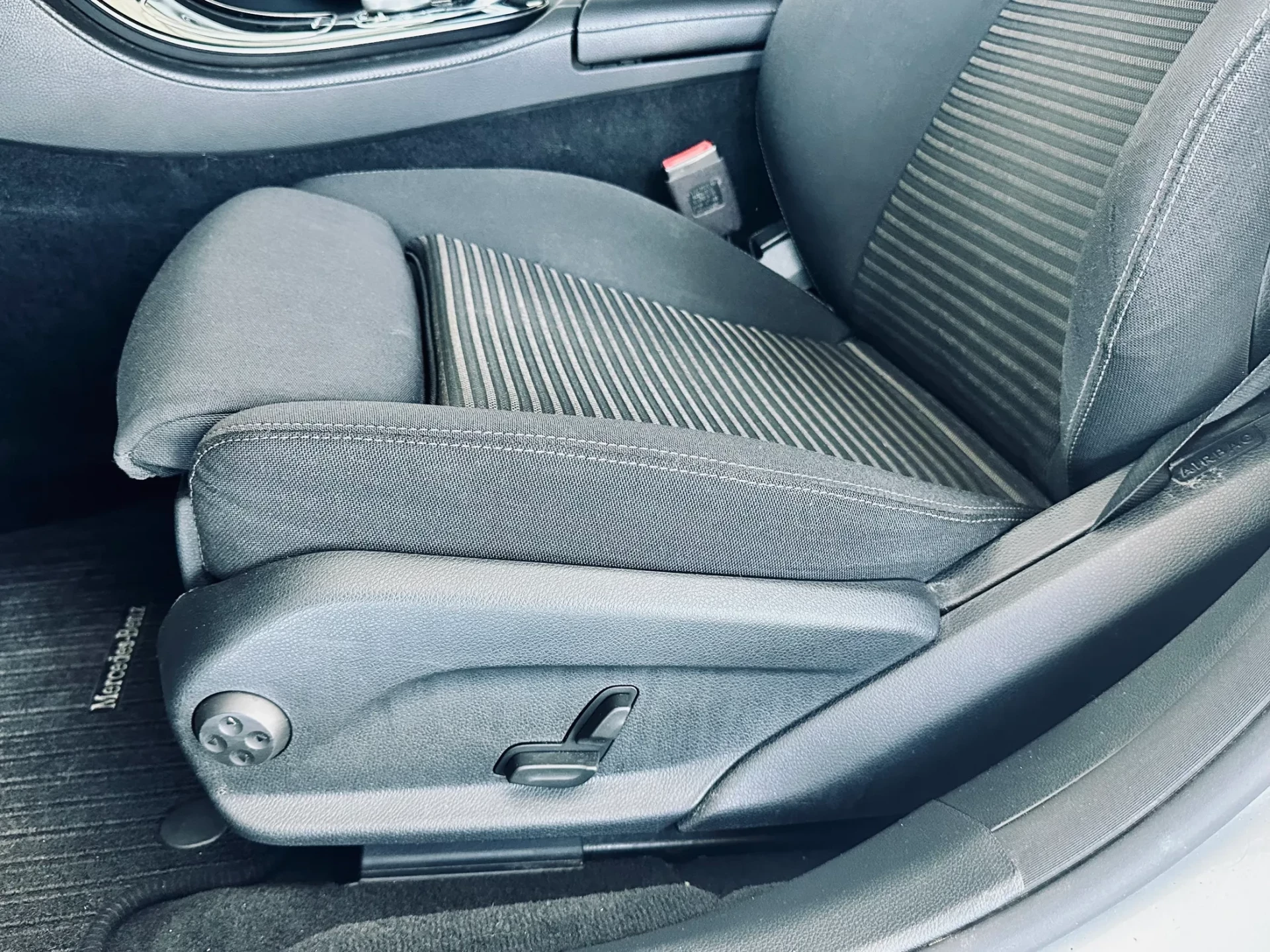 Mercedes-Benz E 220 14