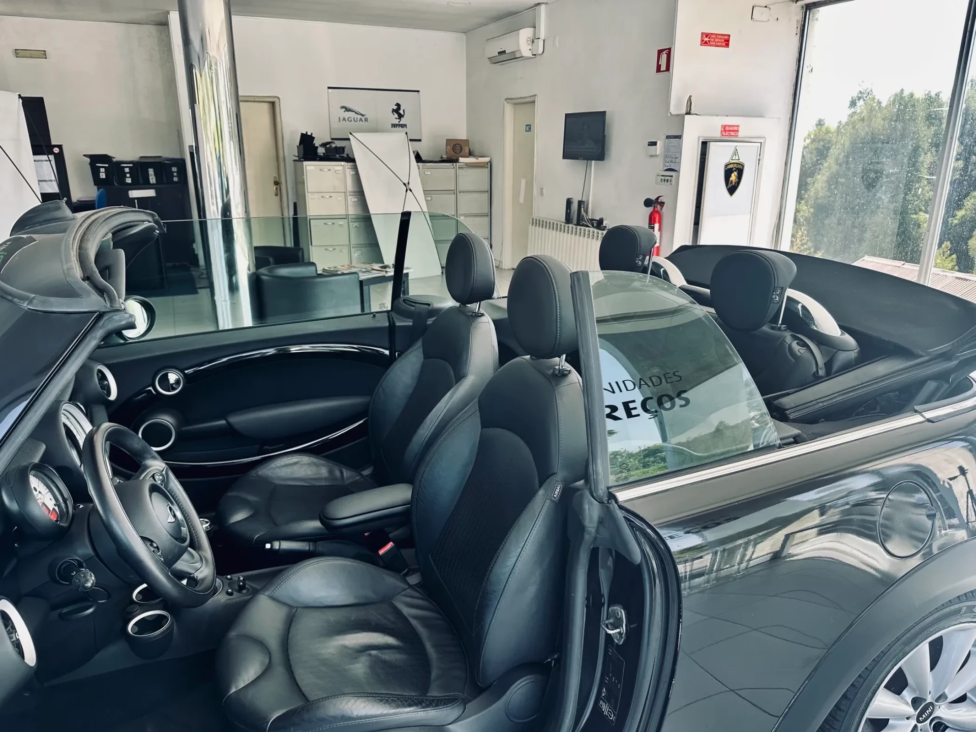 MINI 3 Portas Cooper D cabrio 18