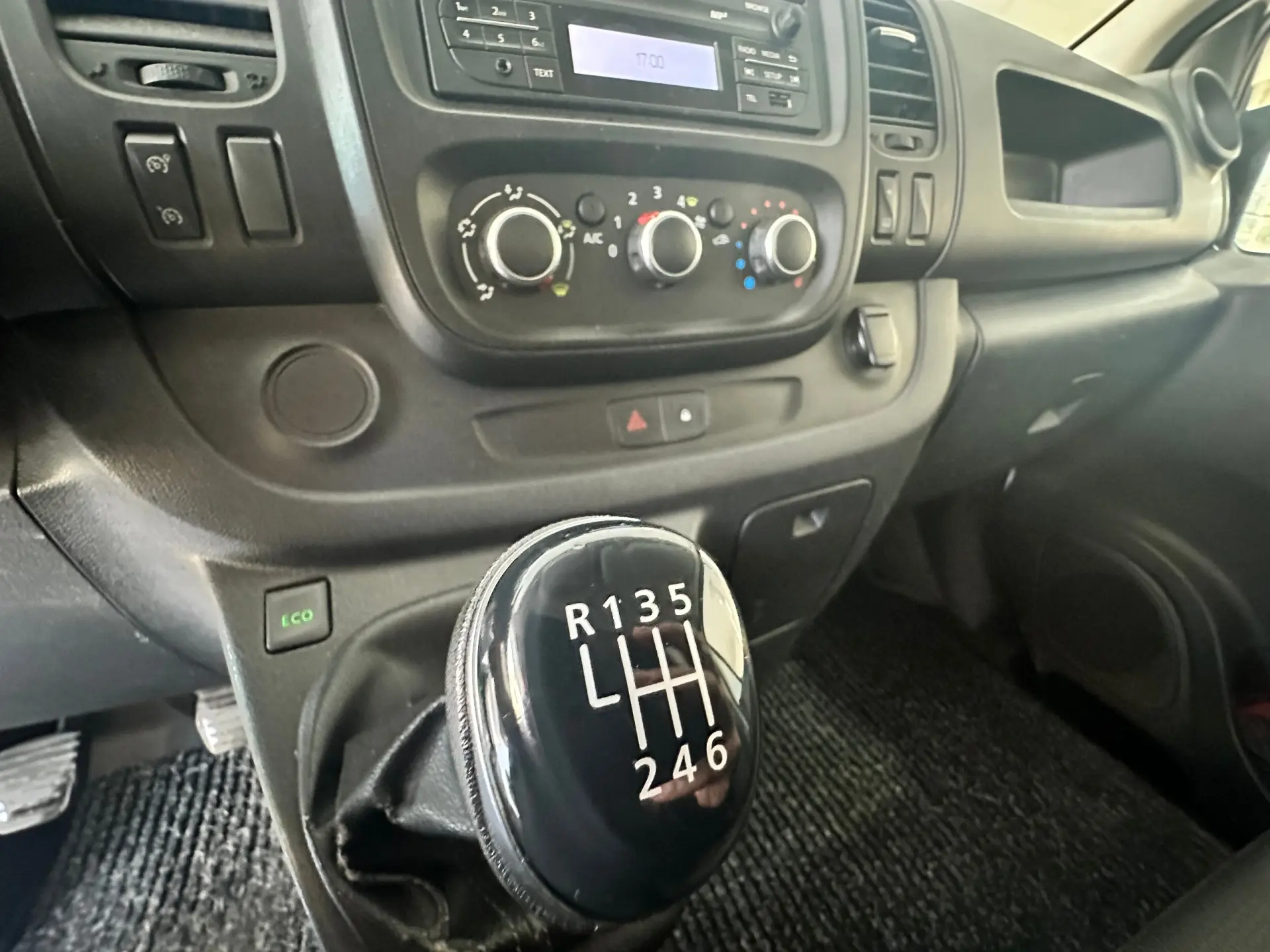 Renault Trafic 2.0 dCi L1H1 1.2T Intens 15