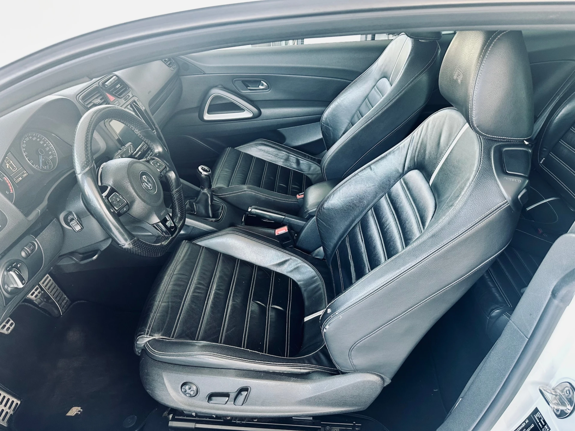 Volkswagen Scirocco 2.0 TDI R-Line 8
