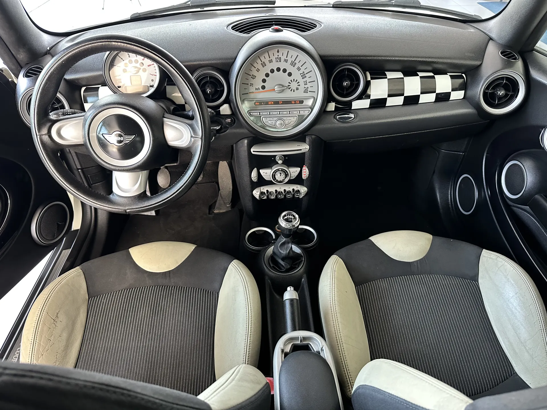 MINI 3 Portas Cooper D 34