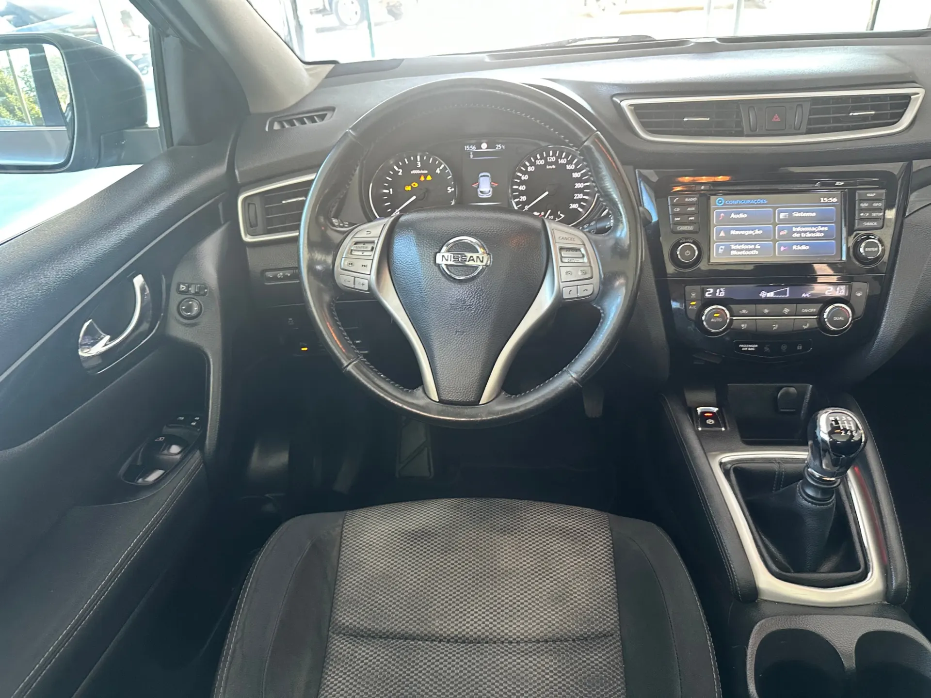 Nissan Qashqai 1.5 dCi Tekna Premium 25