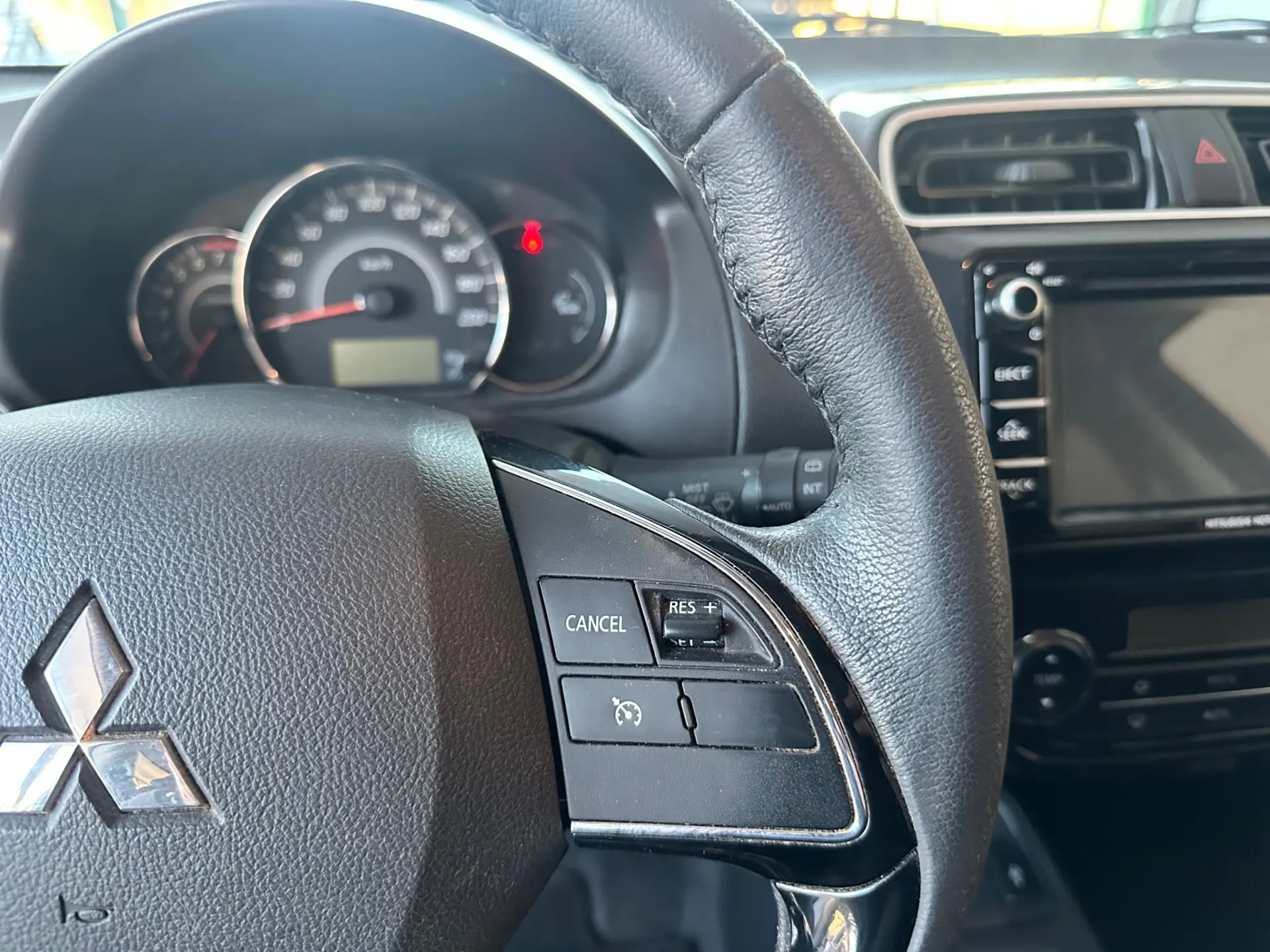 Mitsubishi Space Star 1.2 Intense Connect Edition 11