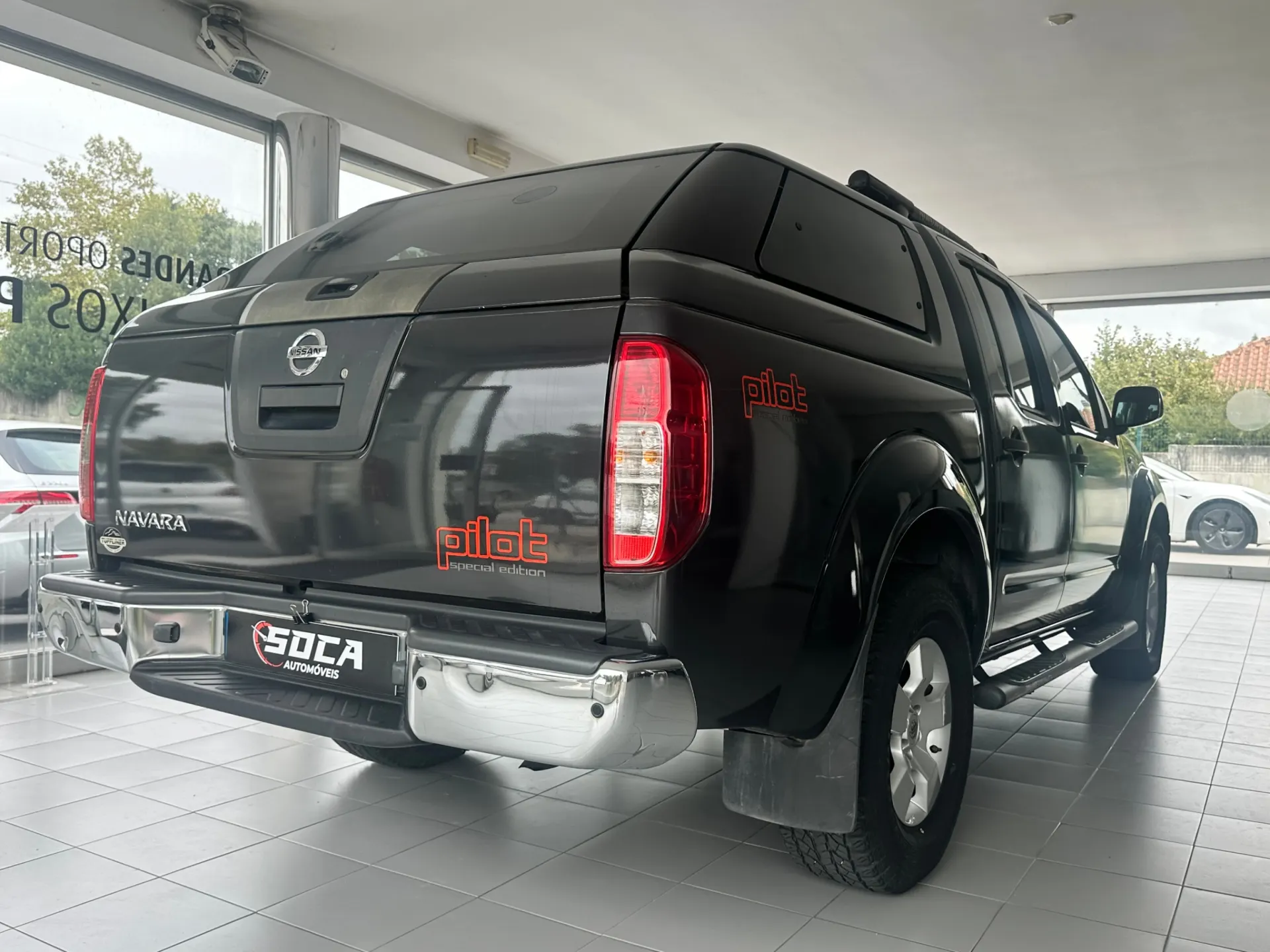 Nissan Navara 2.5 dCi CD 3.5T SE+BDT 4