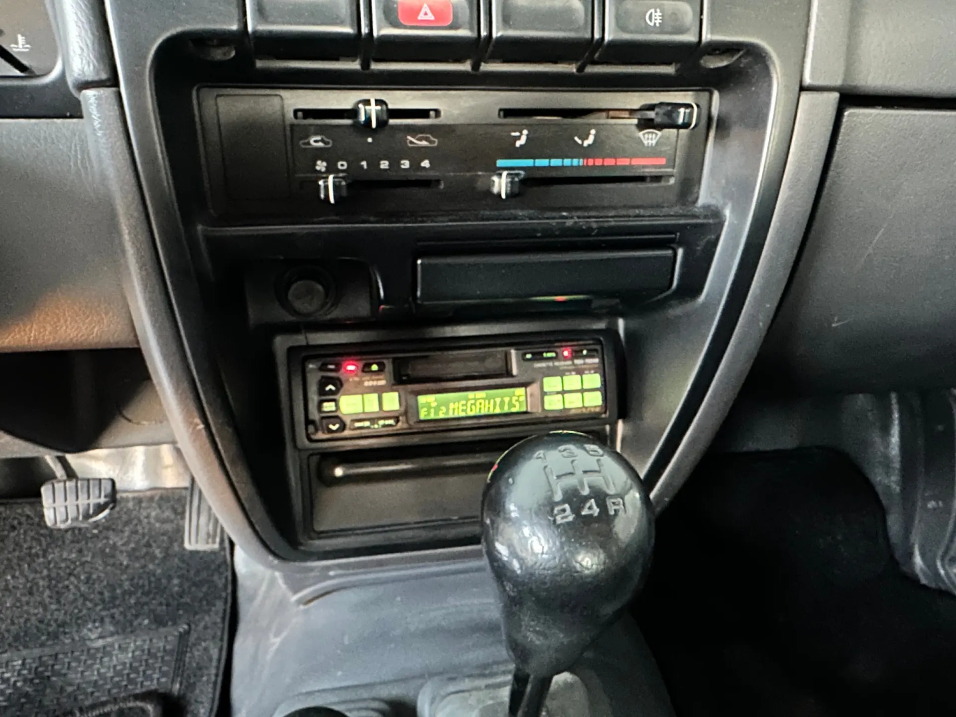 Nissan Navara 2.5 dCi CD Platinium Preta 12