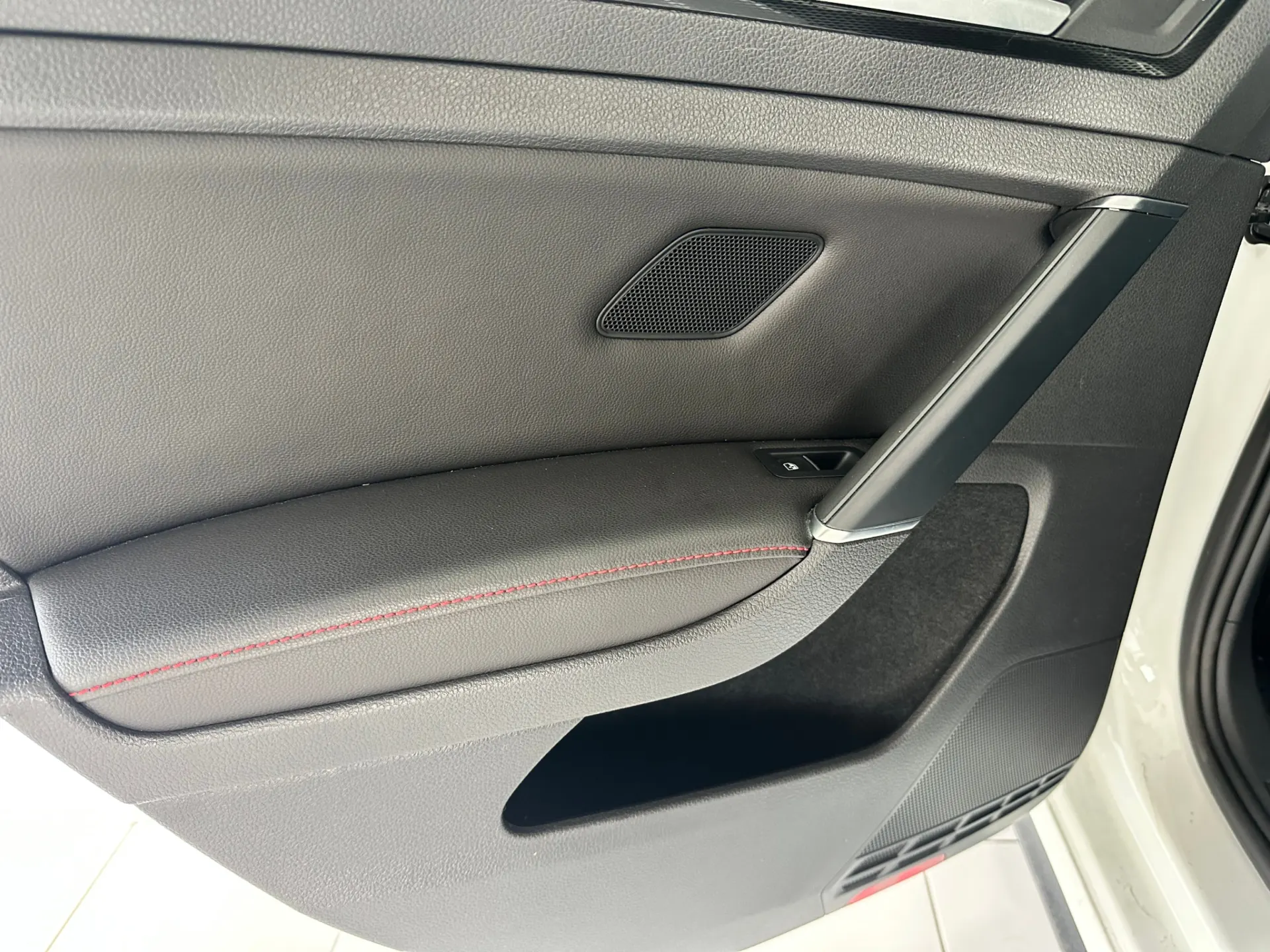 Volkswagen Golf 2.0 TSI GTI DSG 24