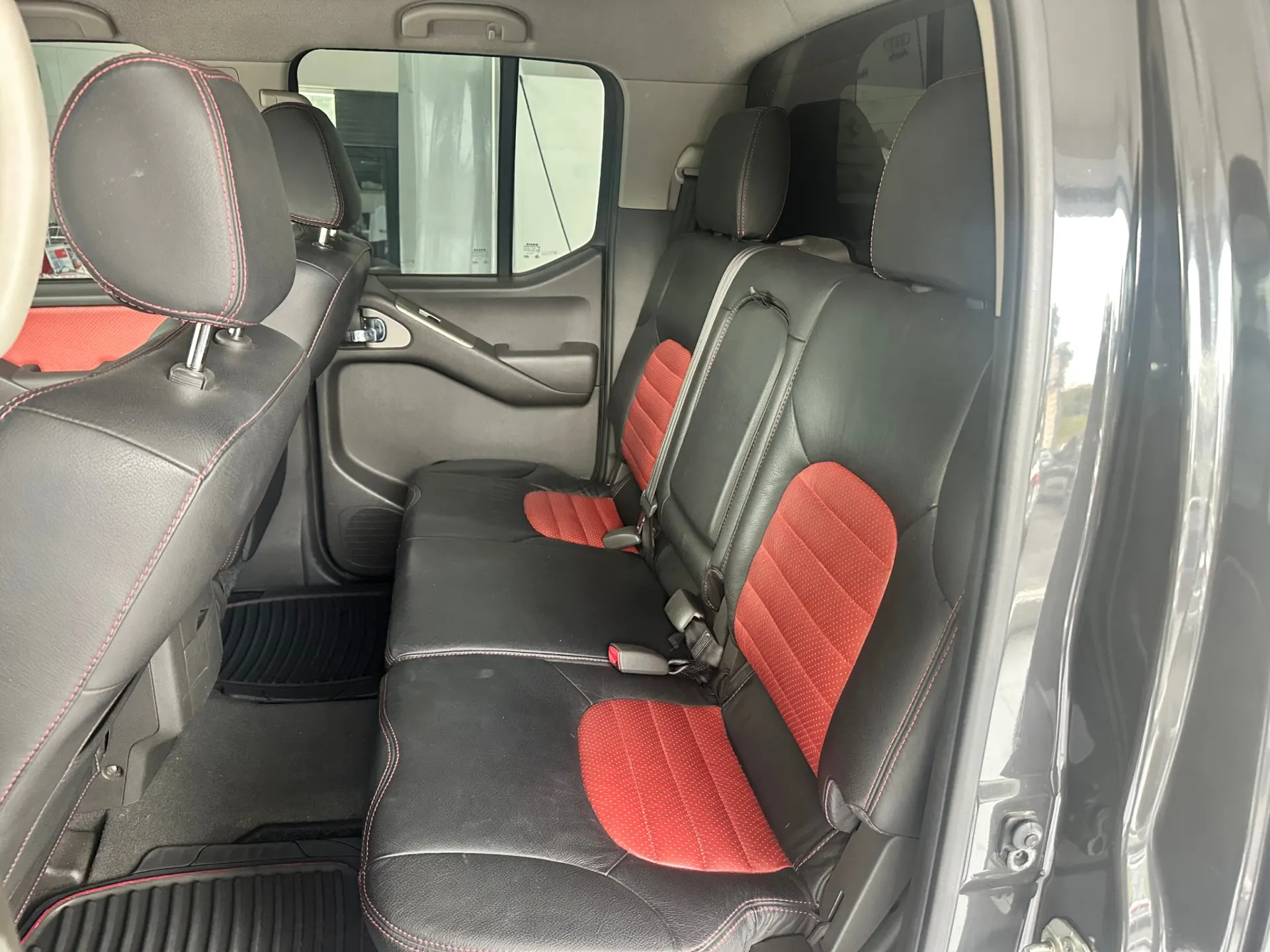 Nissan Navara 2.5 dCi CD 3.5T SE+BDT 22