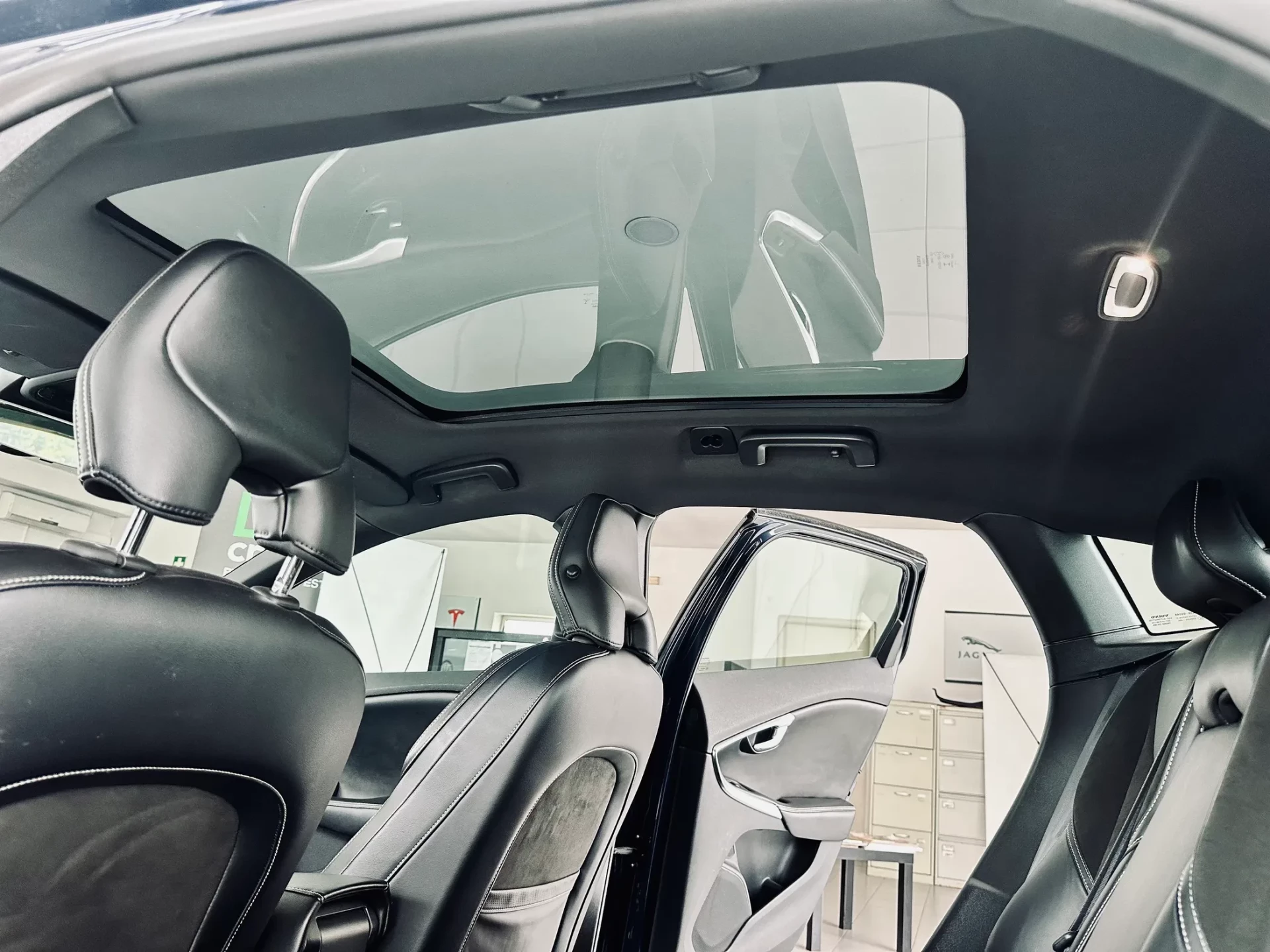 Volvo V40 24