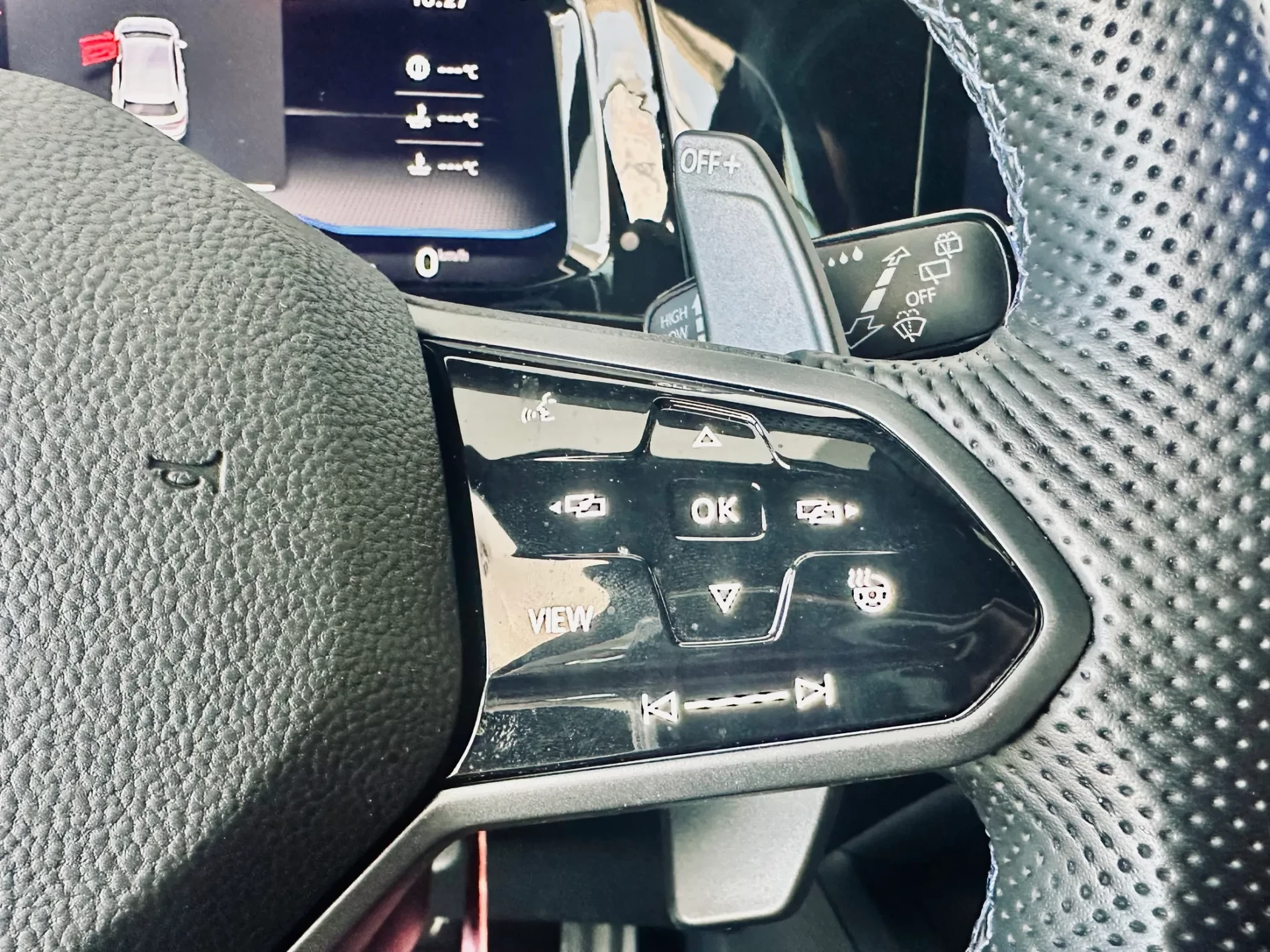 Volkswagen Golf 16