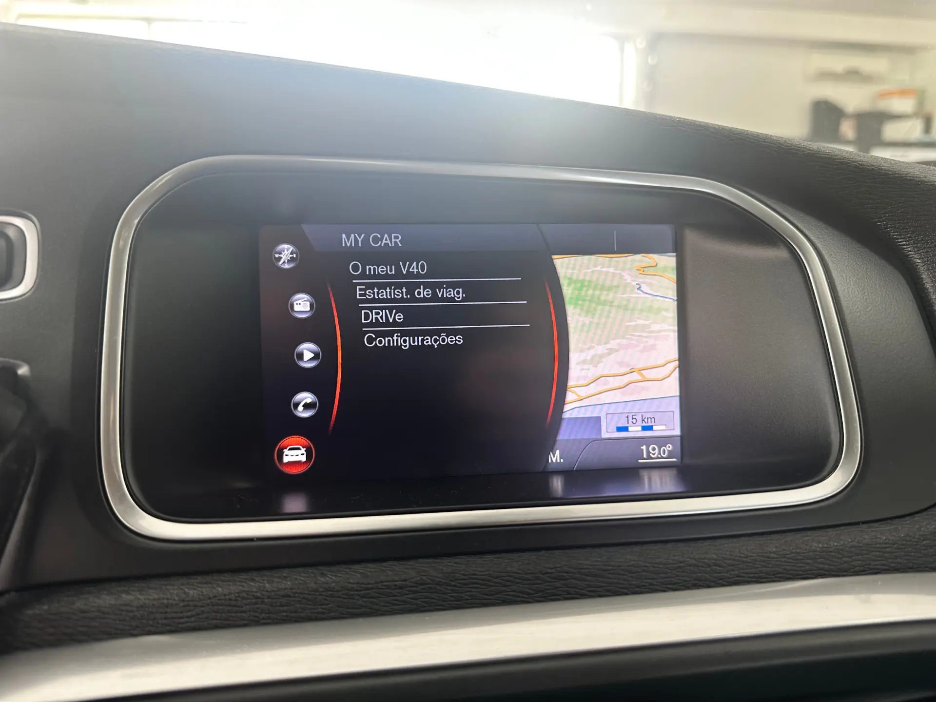 Volvo V40 Cross Country 18