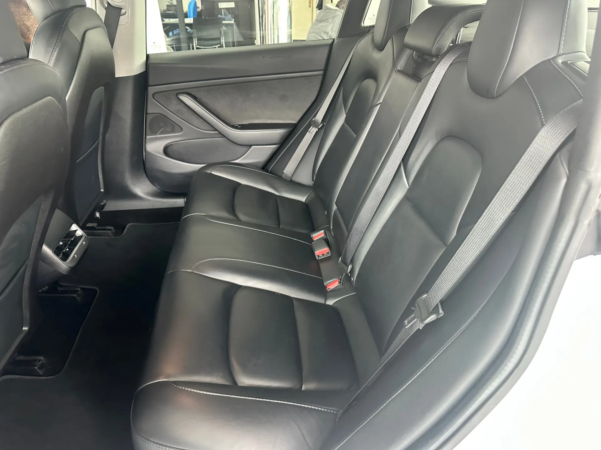 Tesla Model 3 Standard Range Plus RWD 16