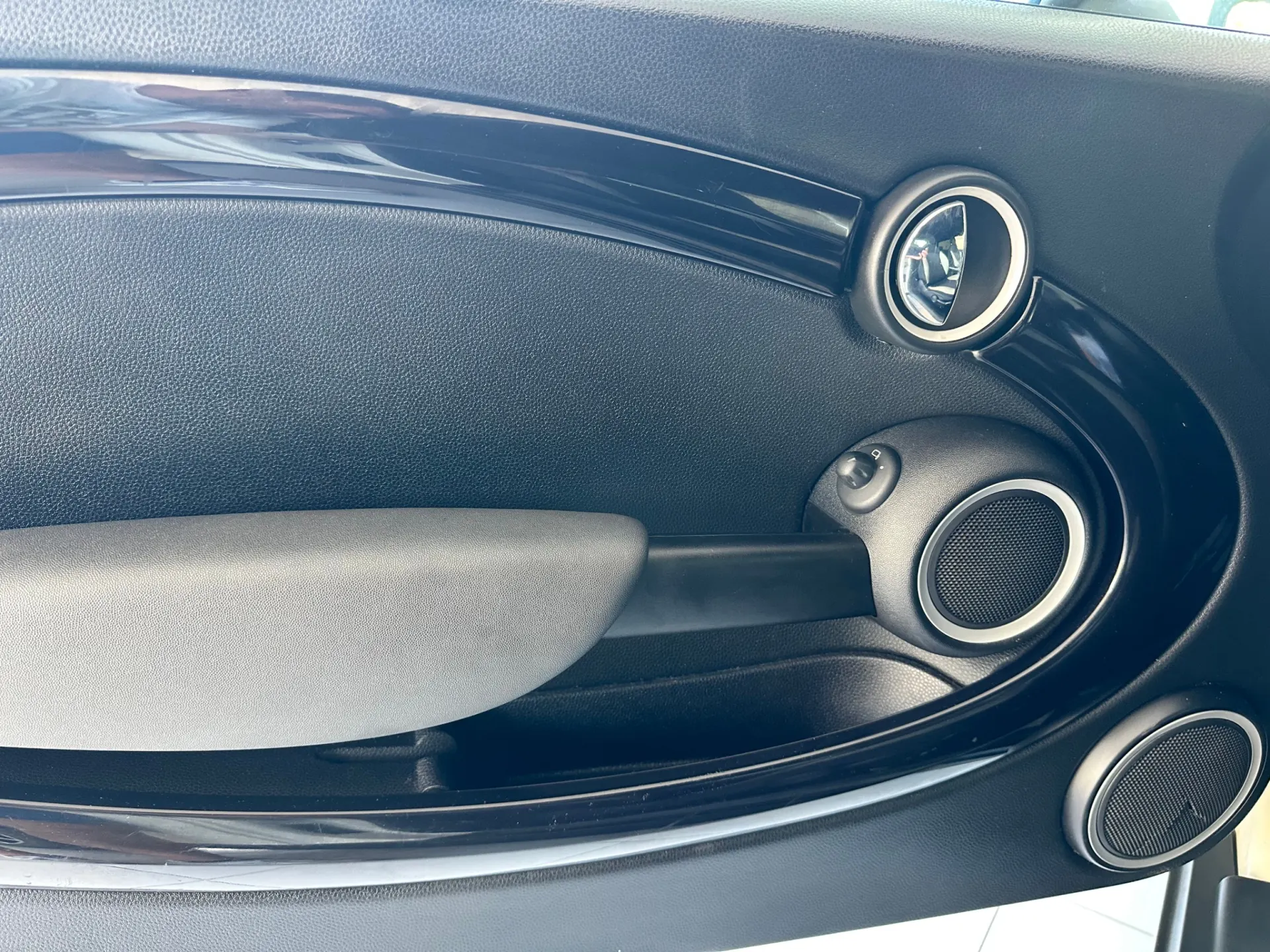 MINI 3 Portas Cooper D 9