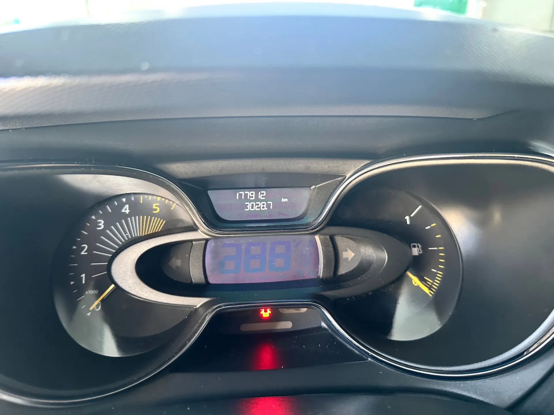 Renault Captur 1.5 dCi Exclusive 11