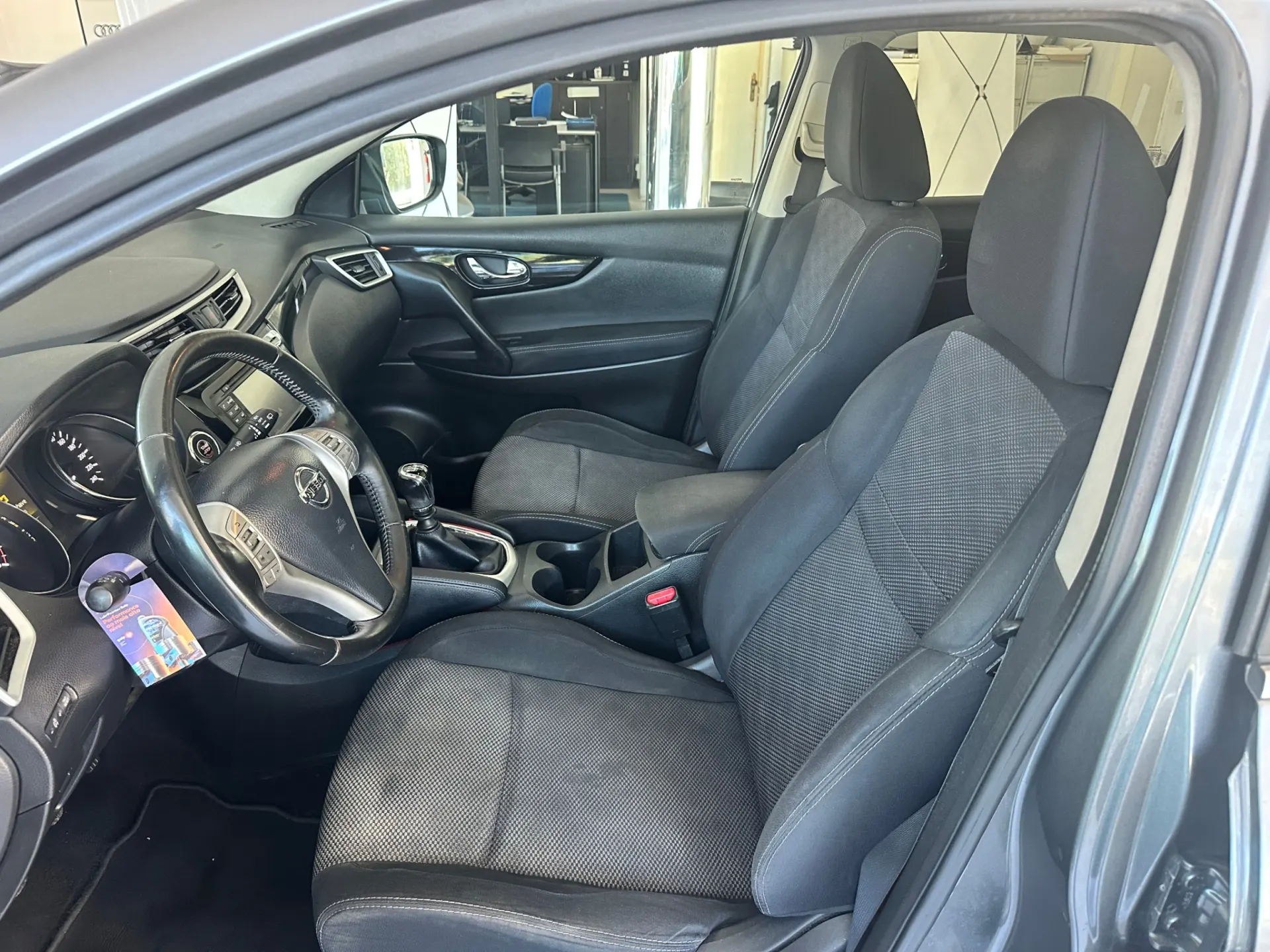 Nissan Qashqai 1.5 dCi Tekna Premium 10