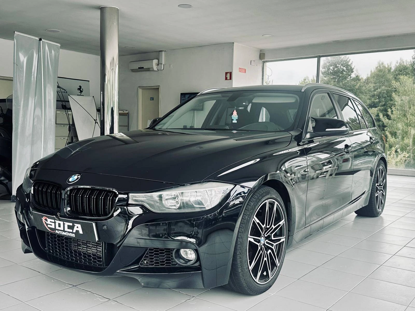 BMW 320 d Touring EfficientDynamics Line Sport Auto 2