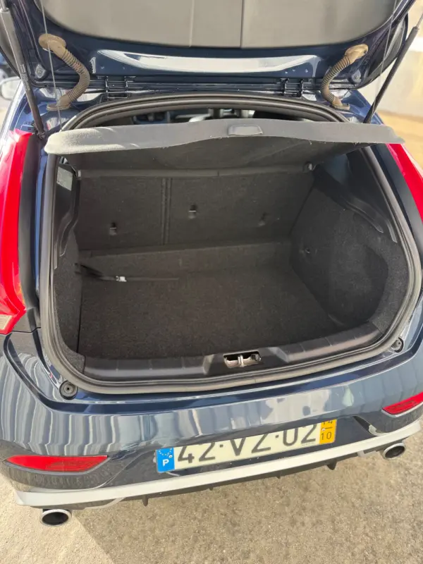 Volvo V40 1.6 D2 R-Design Momentum 10
