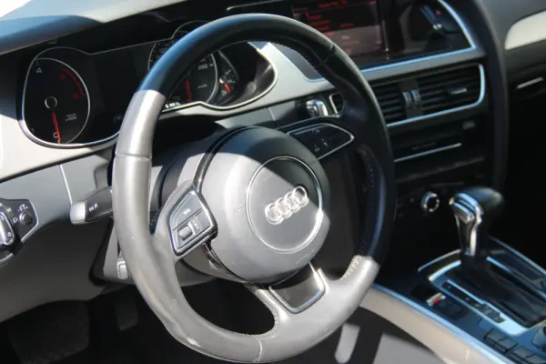 Audi A4 2.0 TDI multitronic Business Line 7