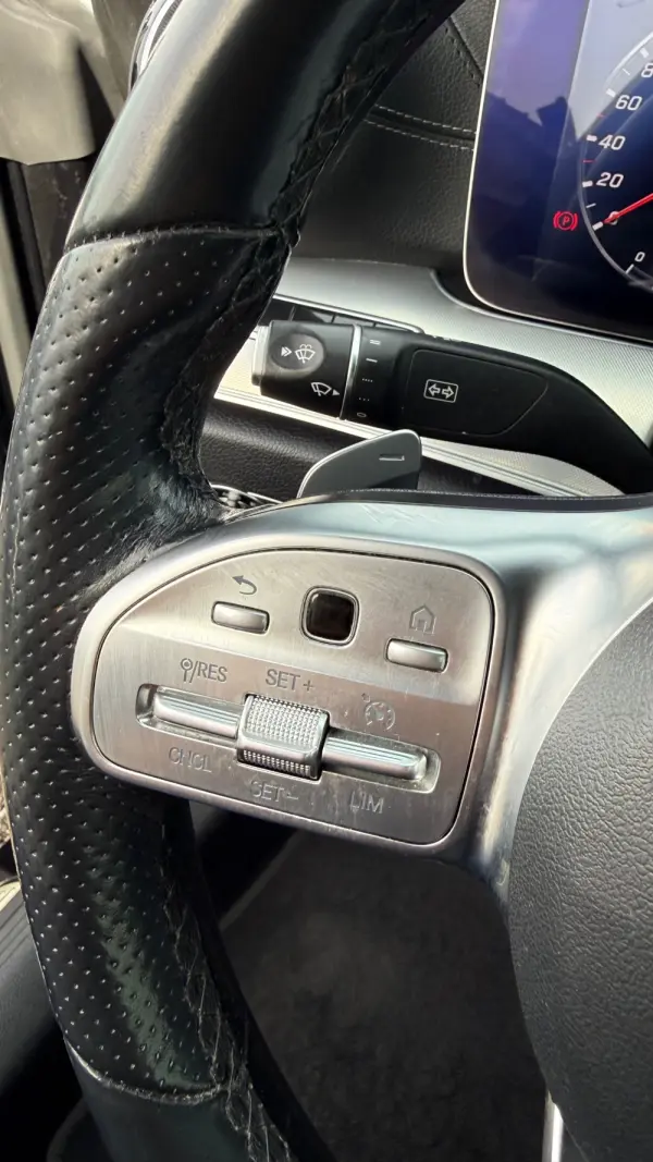 Mercedes-Benz E 220 d AMG Line 29