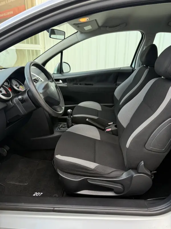 Peugeot 207 1.4 HDi Trendy 4