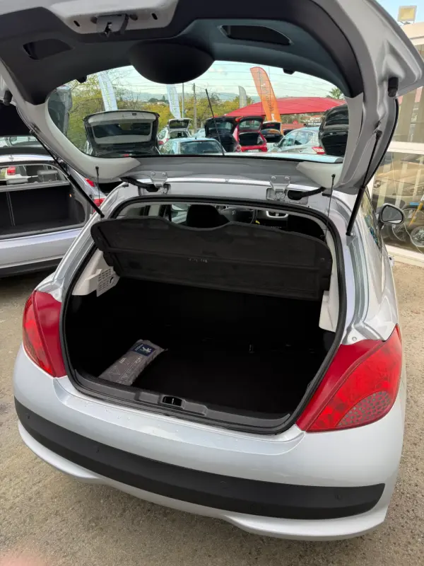 Peugeot 207 1.4 HDi Trendy 11