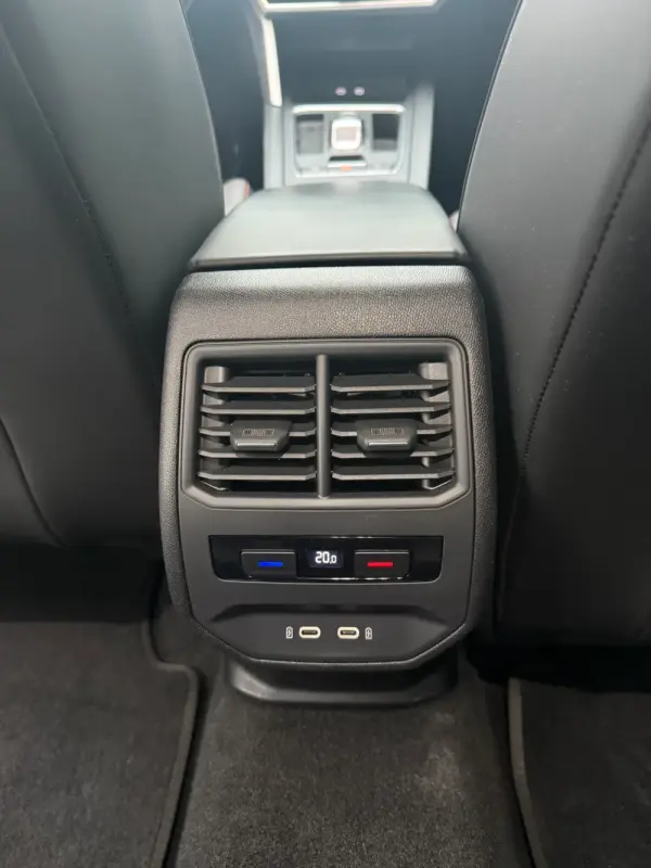 SEAT Leon ST 2.0 TDI FR DSG 9