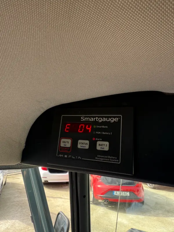 Land Rover Defender 14