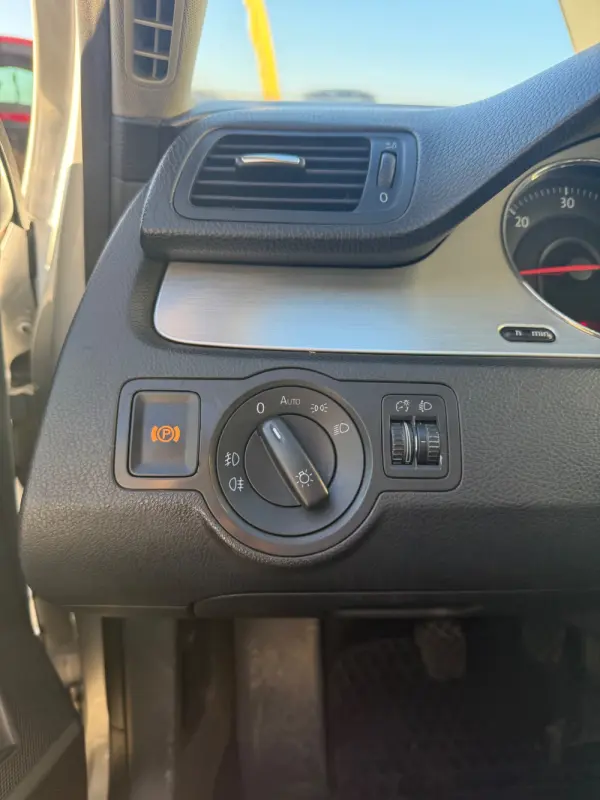 Volkswagen Passat 2.0 TDI Trendline Pack 7