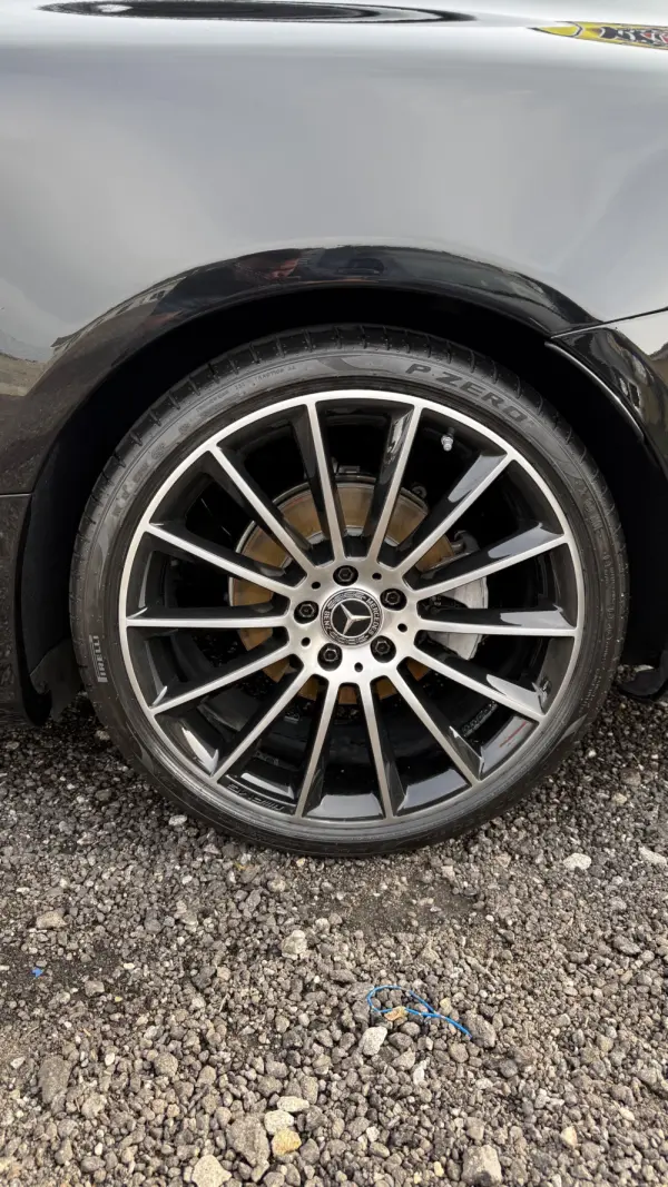Mercedes-Benz E 220 d AMG Line 13