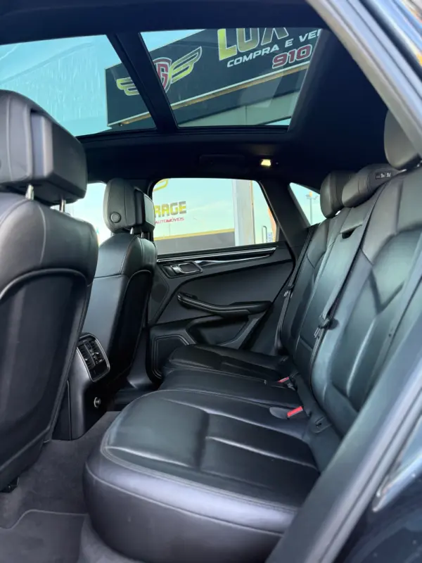 Porsche Macan S 32
